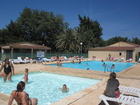 La pateaugeoire et la piscine du camping al sol sous le soleil d argel�s sur mer