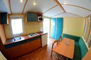 Location mobil home roussillon confort:le salon