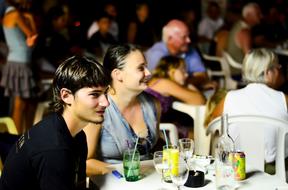 Un moment de d�tente au camping al sol d'argeles sur mer en famille ou entre amis