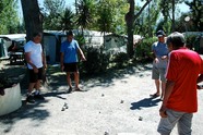 On mesure.....ou pas?concours de ptanque ,deux fois par semaine au camping d'argels sur mer